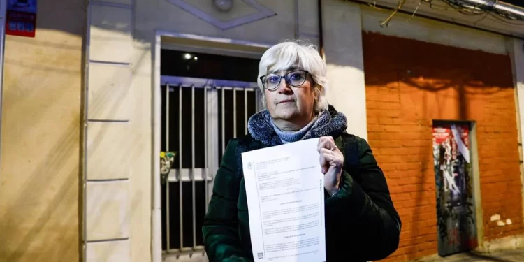 El doble castigo de Nuria por la okupa ‘vulnerable’ de su piso en Vallecas