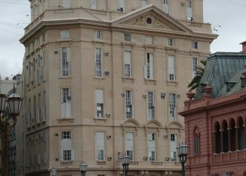 Por qué el Presidente Javier Milei no debe ignorar -tercerizar- su propio servicio de inteligencia?