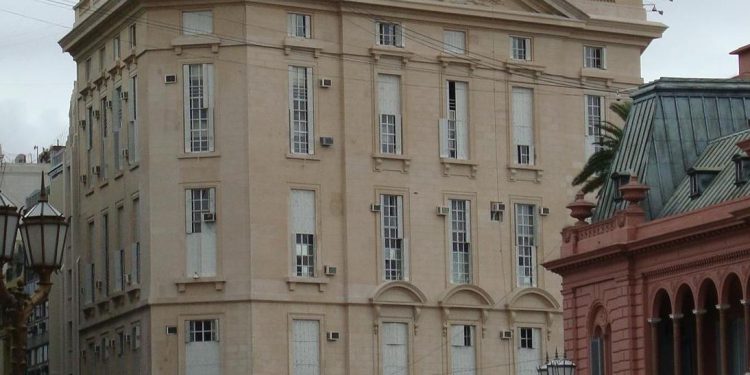 Por qué el Presidente Javier Milei no debe ignorar -tercerizar- su propio servicio de inteligencia?