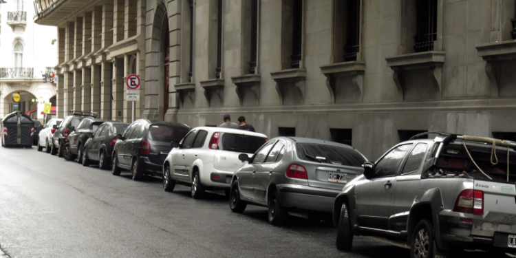 Adiós a estacionar gratis en CABA: el trámite que tenés que hacer sí o sí para no pagar y qué requisito debés cumplir