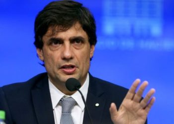 Advertencia por el dólar y la condición del FMI que complicaría un acuerdo: las tajantes definiciones de Lacunza