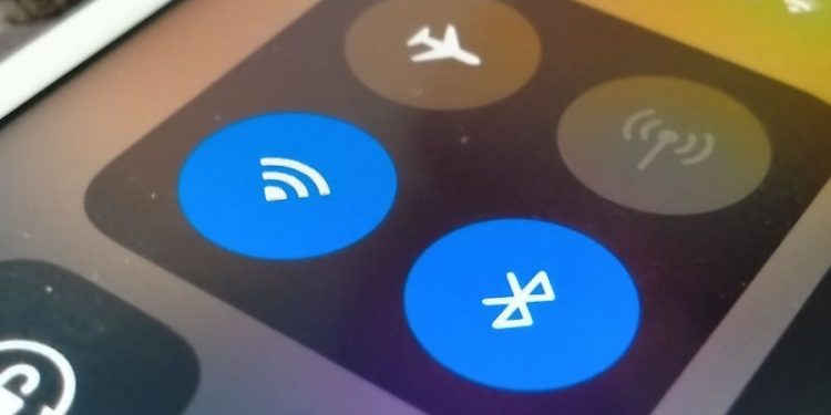 Alerta por la “estafa Bluetooth” en celulares: cómo es y qué hacer para evitarla