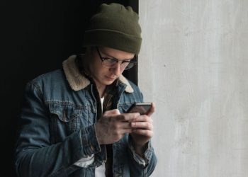 Atención WhatsApp: cómo saber si están usando tu número de teléfono o espiando desde otro dispositivo