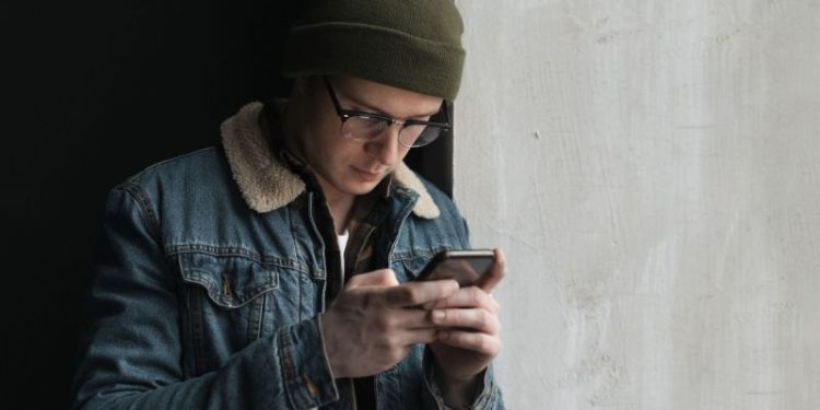 Atención WhatsApp: cómo saber si están usando tu número de teléfono o espiando desde otro dispositivo