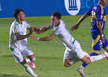 Ayrton Costa tras la roja: “Si hay que arriesgar, arriesgamos, si no la tiramos a la mierda”