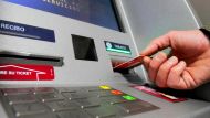 Alerta cajeros: por qué nunca hay que imprimir el ticket cuando sacas plata