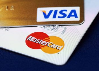 Comprar en cuotas será más barato: bajarán el costo de los planes con tarjetas