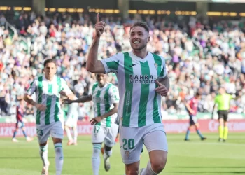 Antonio Casas alcanza los 50 goles con el Córdoba CF con su renovación sobre la mesa