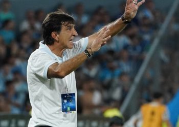 Costas: “Tenemos que ir a una guerra en Brasil”