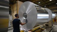 "Costos y caos": las empresas de EE.UU. sufren los aranceles de Trump al aluminio y el acero 
