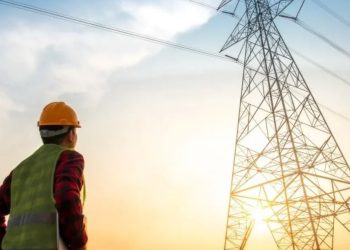 Día Mundial de la Energía: Cornejo aseguró que Mendoza “duplicó su capacidad de generación y transporte eléctrico”