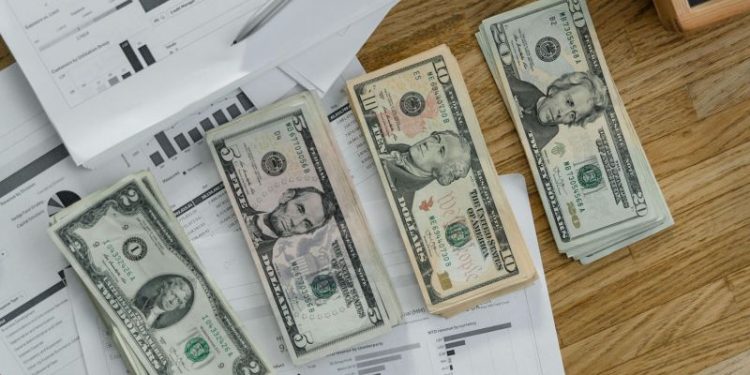 Dólar oficial: así cerró su cotización este lunes 10 de febrero