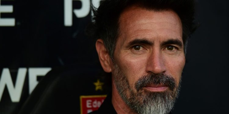 Domínguez post victoria: quejas por la cancha, el récord de foules y qué le aclaró a Funes Mori