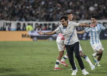 El divertido exabrupto de Costas con un periodista luego del triunfo ante Boca: “Un partido, la pu…”