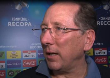 El dueño de Botafogo se fue antes del palco, regaló la medalla del segundo puesto y le bajó el precio a la Recopa Sudamericana