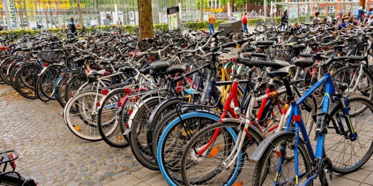 Populismo en San Luis: El Gobierno entrega bicicletas gratis a un grupo de personas: ¿cuáles son los requisitos?