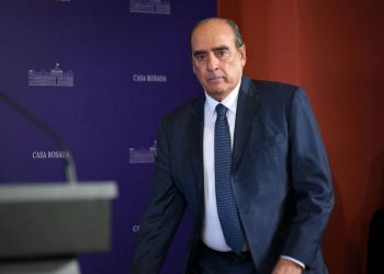 El Gobierno negó que el LIBRA gate afecte la negociación con el FMI y le respondió a Hayden Davis