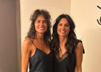 El llamativo encuentro de Gabriela Sabatini con una actriz ¡que es idéntica a ella!