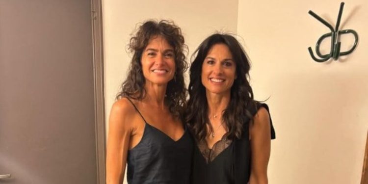 El llamativo encuentro de Gabriela Sabatini con una actriz ¡que es idéntica a ella!