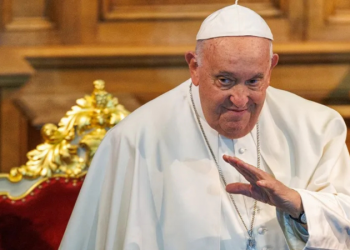 El papa Francisco volvió a presentar una mejoría pero sigue necesitando oxígeno: qué dice el parte médico