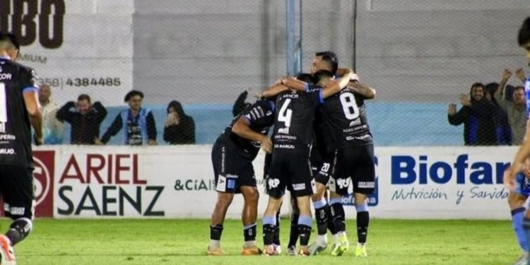 El primer triunfo del año: Estudiantes (RC) le ganó a San Telmo