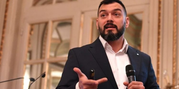 Esto es lo que el Gobierno no debe hacer con el dólar atrasado, según Álvarez Agis