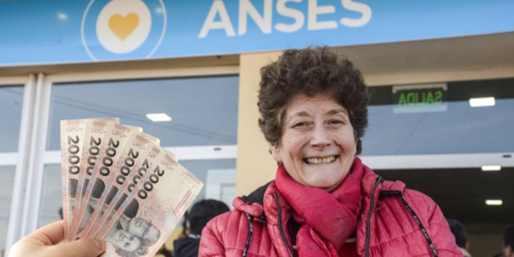 Jubilados ANSES: con nuevo aumento y bono confirmado, ¿cuánto y cuándo cobro en febrero?