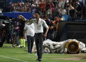 La bronca de Eduardo Domínguez tras el empate de Estudiantes: “Nos hizo daño con dos errores nuestros”