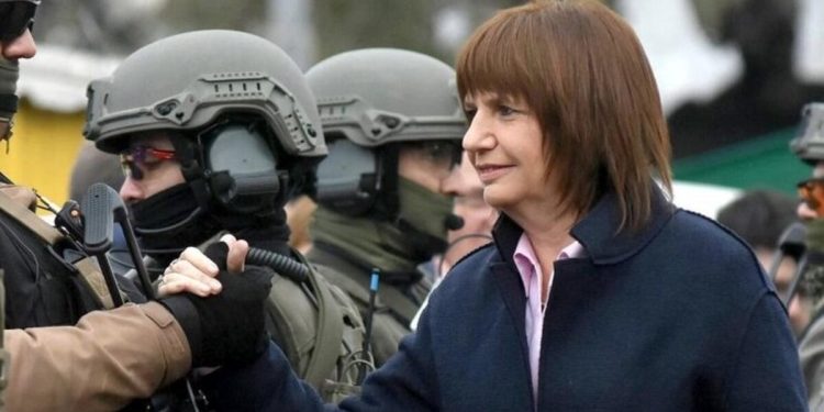 La exministra de Seguridad, Sabina Frederic, acusó a Patricia Bullrich de “mentirosa y vendedora de humo”