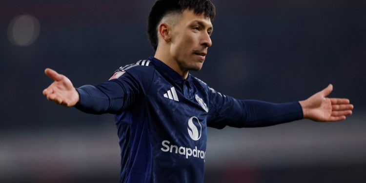 La picante respuesta de Lisandro Martínez tras la crítica de Paul Scholes