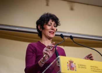 La Seguridad Social da esta ayuda de 4.000 euros a padres que cumplan este requisito en España: consulta si estás entre ellos