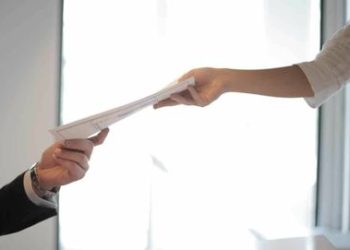 La Seguridad Social ofrece casi 500 euros de ayuda a las personas que estén en este listado