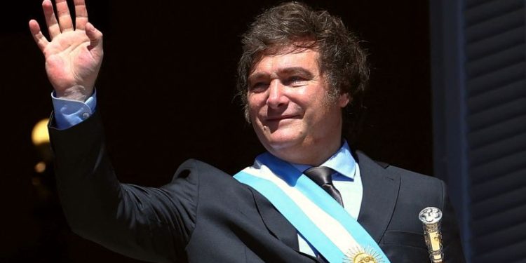 Milei se metió en el podio entre los líderes mundiales y dejó atrás a Trump: ¿quién ocupó el primer puesto?