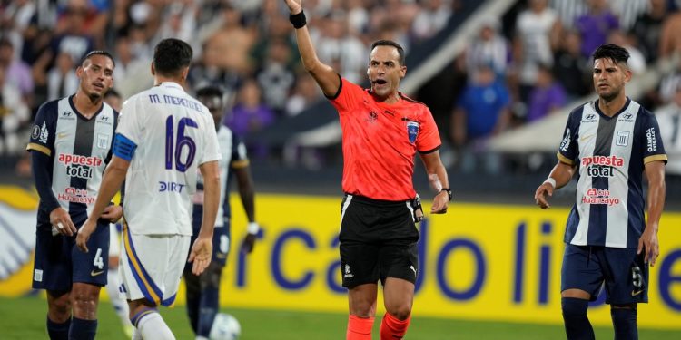 Otro ataque desde Perú: “A la Conmebol le conviene que Boca siempre esté presente”