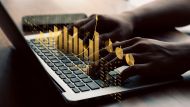 La innovadora estrategia que se impone en los mercados para inversores novatos: riesgos y virtudes del copy trading