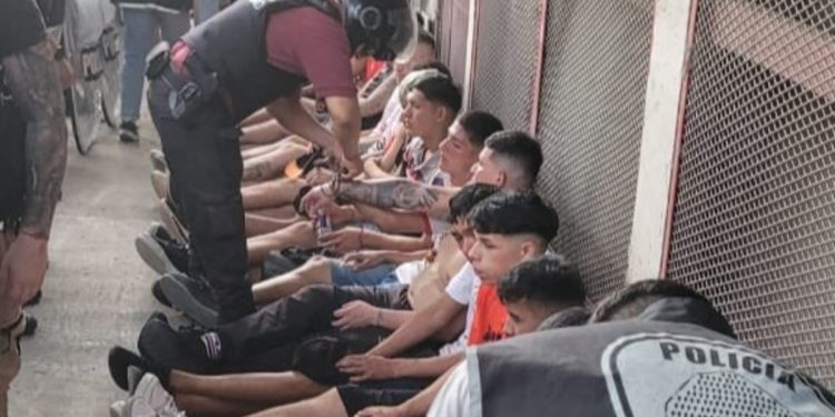 Qué sanción podría recaer sobre los hinchas de Huracán que protagonizaron incidentes antes del clásico