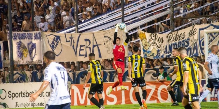 Quilmes cerró una semana caliente con un tibio empate