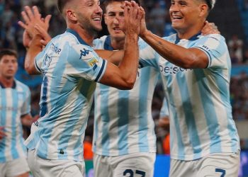 Racing no perdió el hambre y está armado