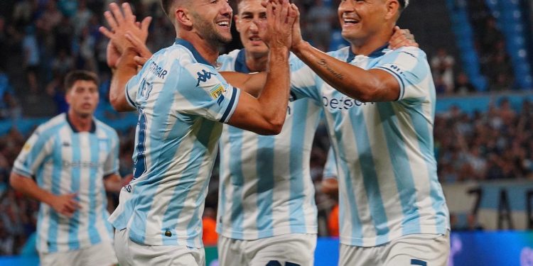 Racing no perdió el hambre y está armado