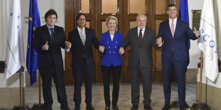 Resisten mercados de América Latina idas y vueltas en EE.UU.: ¿cuánto durará?