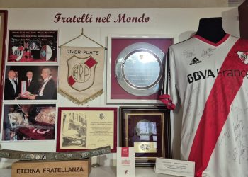 River y su protagónico lugar en el museo del Torino: camisetas por todos lados, plaquetas y más…