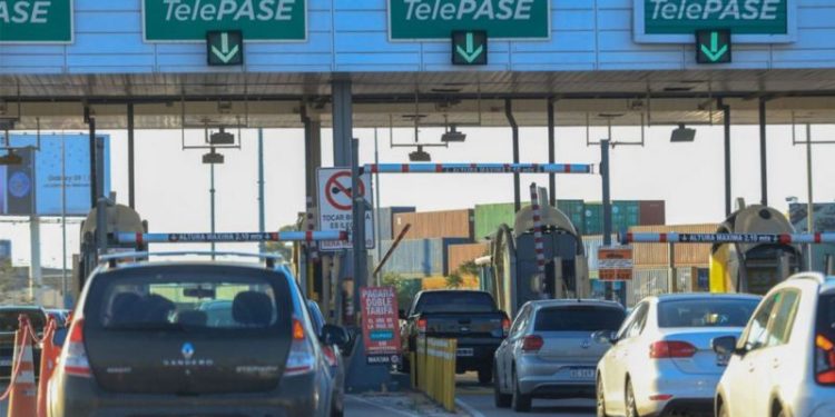 Anuncio, con picaresca de Macri incluida: Se despide el peaje con Telepase en CABA; En realidad solo será para los eléctricos e híbridos, escaso% del total