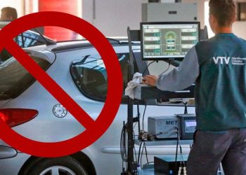 Todo sea por “facturar”: Endurecen la VTV con el requisito del parabrisas, mientras permiten miles de autos y camiones viejos circular.