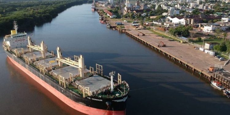 Se presentó una sola oferta por la Hidrovía: cómo sigue la licitación central para el comercio exterior