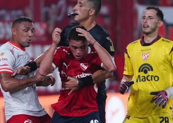 Todos a la caza de Santiago Hidalgo