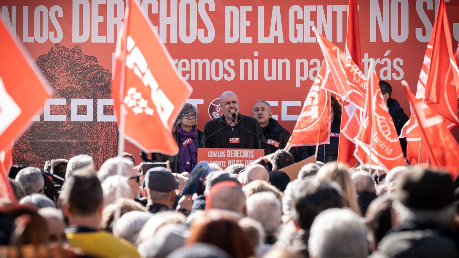 El secretario general de CCOO, Unai Sordo, interviene durante la manifestación. (EP)