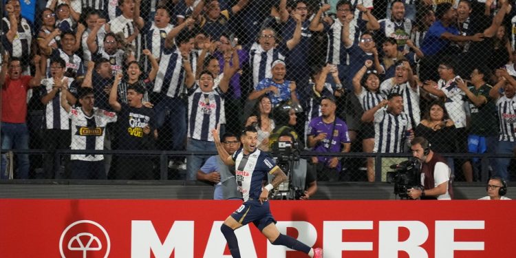 Video: el gol con el que Alianza Lima sorprendió a Boca tras un saque lateral