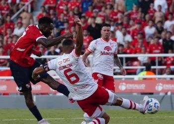 Video: el golazo del colombiano Angulo para Independiente ante Instituto