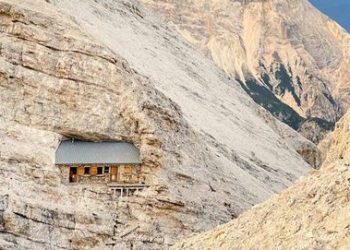 Ya es oficial: la mejor casa de España en 2024 está por fin en alquiler (y por miles de euros)