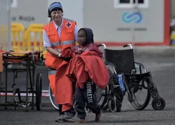 Rescatados tres cayucos en Canarias en las últimas horas y se busca a uno más